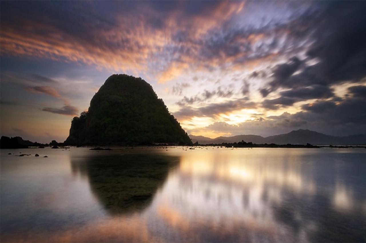 The Pulau Merah Pasanggaran