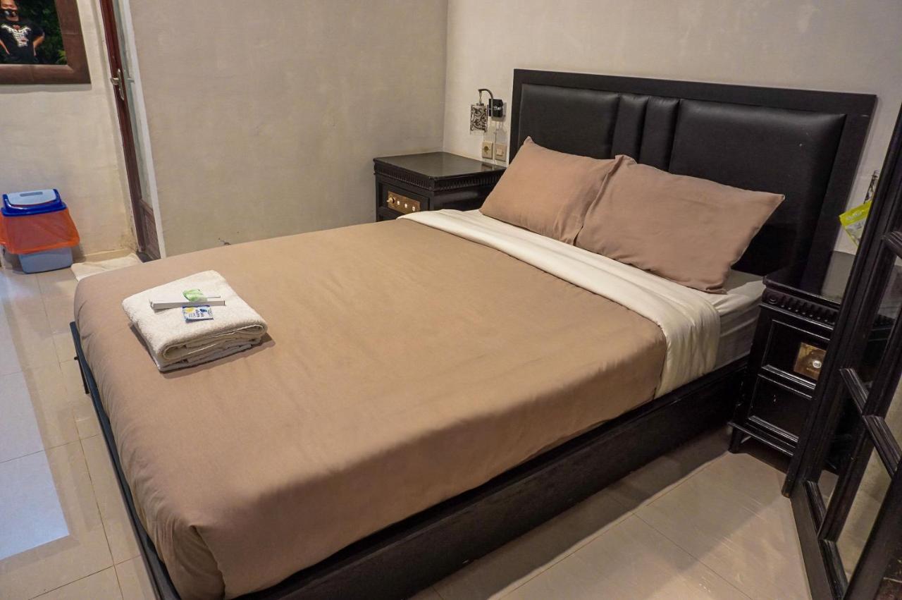Hotel The Pulau Merah *